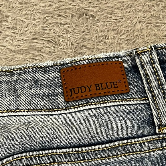 Judy Blue Skinny Fit Capri Jeans Raw Hem Distressed Women's 13/31 32x20 - Picture 15 of 16